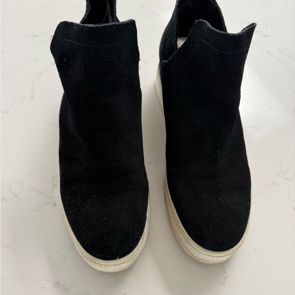 Steve Madden Black High tops